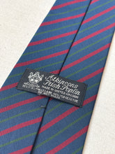 Charger l'image dans la galerie, Duo de cravates vintage Atkinsons / Charlot en laine et soie Made in England