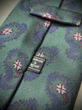 Charger l'image dans la galerie, Francesco Smalto Paris X Charles Hill cravate verte paisley Made in England
