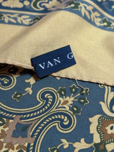 Cargar imagen en el visor de la galería, Van Gestel by Breuer foulard carré vintage 100% soie à motif floral