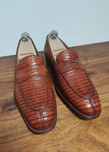 Charger l'image dans la galerie, Carmina mocassins femme en cuir de lézard cognac 6 UK/39,5 FR