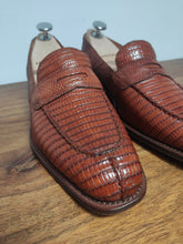 Charger l'image dans la galerie, Carmina mocassins femme en cuir de lézard cognac 6 UK/39,5 FR
