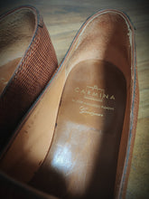 Charger l'image dans la galerie, Carmina mocassins femme en cuir de lézard cognac 6 UK/39,5 FR