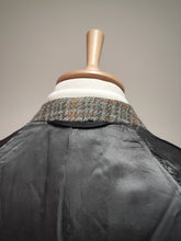 Charger l&#39;image dans la galerie, Manteau vintage en drap de laine à carreaux 48/M
