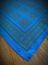 Charger l'image dans la galerie, Anselmo Dionisio pochette en soie à motif géométrique Made in Italy