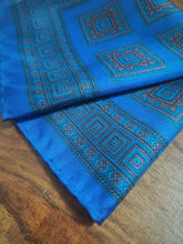 Charger l'image dans la galerie, Anselmo Dionisio pochette en soie à motif géométrique Made in Italy