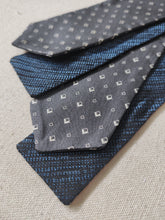 Charger l'image dans la galerie, Duo de noeuds papillon en soie vintage