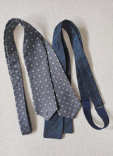 Charger l'image dans la galerie, Duo de noeuds papillon en soie vintage