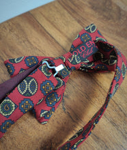 Afbeelding in Gallery-weergave laden, Old England Club Collection X Charles Hill nœud papillon en soie Made in England