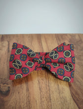 Afbeelding in Gallery-weergave laden, Old England Club Collection X Charles Hill nœud papillon en soie Made in England