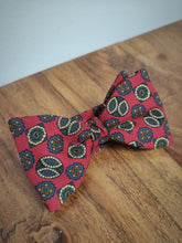 Afbeelding in Gallery-weergave laden, Old England Club Collection X Charles Hill nœud papillon en soie Made in England