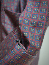 Charger l'image dans la galerie, Garmann robe de chambre vintage à col châle en pure soie 48