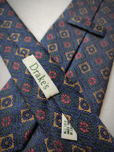 Charger l'image dans la galerie, Drake's cravate vintage texturée en pure soie Made in England