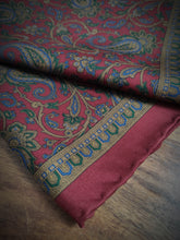 Charger l'image dans la galerie, Van Laack pochette vintage en soie à motif paisley Made in Switzerland