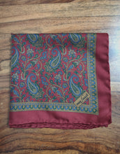 Charger l'image dans la galerie, Van Laack pochette vintage en soie à motif paisley Made in Switzerland