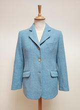 Charger l'image dans la galerie, Phist blazer femme bleu ciel vintage en laine Harris Tweed 46