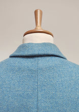Charger l'image dans la galerie, Phist blazer femme bleu ciel vintage en laine Harris Tweed 46