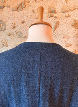 Načíst obrázek do prohlížeče Galerie, Harris Tweed X Tom Rusborg gilet bleu à chevrons en pure laine 56