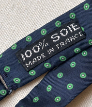 Načíst obrázek do prohlížeče Galerie, Noeud papillon vintage bleu marine à pois 100% soie Made in France