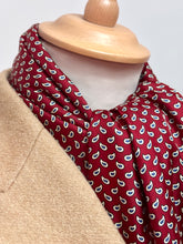 Načíst obrázek do prohlížeče Galerie, Frédérick Theak écharpe vintage double face paisley en laine et soie Made in England