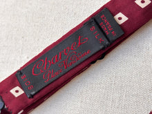 Načíst obrázek do prohlížeče Galerie, Charvet noeud papillon vintage bordeaux à motif géométrique en soie Made in France