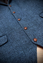Načíst obrázek do prohlížeče Galerie, Harris Tweed X Tom Rusborg gilet bleu à chevrons en pure laine 56