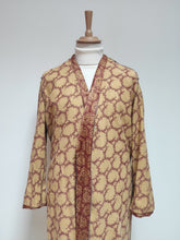 Charger l&#39;image dans la galerie, Robe de chambre paisley vintage à col châle en satin de coton Made in France
