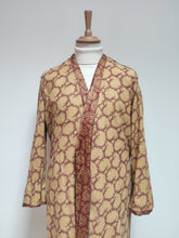 Charger l'image dans la galerie, Robe de chambre paisley vintage à col châle en satin de coton Made in France