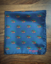 Charger l'image dans la galerie, Old England pochette de costume en soie à motif fantaisie Made in England