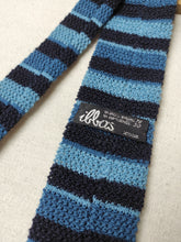 Charger l'image dans la galerie, Ibbas Roma cravate tricot bleue à rayures en laine Made in Italy