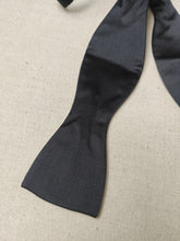 Charger l'image dans la galerie, Old England Paris noeud papillon à nouer en soie Made in France