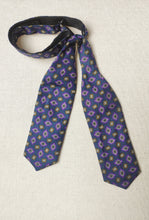 Charger l'image dans la galerie, Nœud papillon vintage à motif géométrique 100% soie Made in France