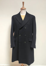 Afbeelding in Gallery-weergave laden, Robertson Cloth X Donati Bologna manteau croisé bleu marine en pure laine M