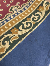 Lade das Bild in den Galerie-Viewer, Breuer foulard carré vintage 100% soie à motif floral Made in France