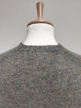 Charger l'image dans la galerie, MC George pull losanges en pure laine Shetland Made in Scotland XXL