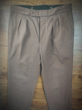 Charger l'image dans la galerie, Luxire pantalon marron à doubles pinces en coton épais L