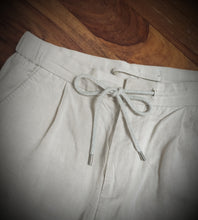 Afbeelding in Gallery-weergave laden, Suitsupply short Ames beige en coton et lin Tessuti Di Sondrio 46/S