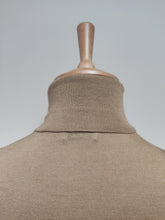 Charger l'image dans la galerie, Suitsupply pull à col roulé beige en laine mérinos S