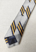 Charger l'image dans la galerie, J. Crew cravate club en soie Made in USA