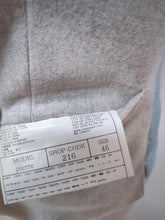 Charger l'image dans la galerie, Suitsupply gilet croisé gris clair en flanelle de laine modèle Pierre M