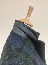 Charger l'image dans la galerie, Essentiel Antwerp X Harris Tweed manteau croisé tartan femme 100% laine S
