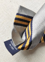 Charger l'image dans la galerie, J. Crew cravate club en soie Made in USA