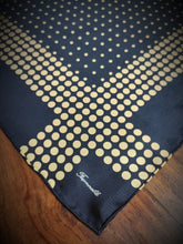 Charger l'image dans la galerie, Façonnable pochette à pois marine 100% soie Made in France