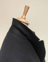 Afbeelding in Gallery-weergave laden, Robertson Cloth X Donati Bologna manteau croisé bleu marine en pure laine M