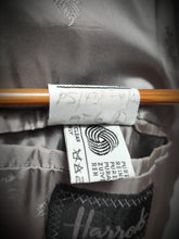 Afbeelding in Gallery-weergave laden, Harrods cape chevrons vintage en pure laine vierge Made in Scotland