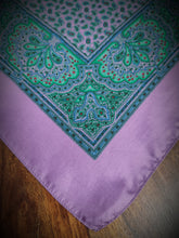 Charger l'image dans la galerie, Pochette parme vintage en soie à motif paisley Made in England