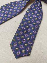 Charger l'image dans la galerie, Nœud papillon vintage à motif géométrique 100% soie Made in France