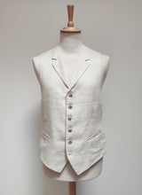 Charger l'image dans la galerie, Suitsupply gilet pur lin Baird McNutt modèle Capetown 50