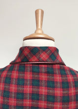 Charger l'image dans la galerie, Marcel Reinhold Paris robe de chambre tartan vintage à col châle en laine Made in France