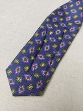 Charger l'image dans la galerie, Nœud papillon vintage à motif géométrique 100% soie Made in France