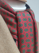 Charger l'image dans la galerie, Vivax by Sambrook Witting écharpe vintage double face à motif médaillons en laine et soie Made in England